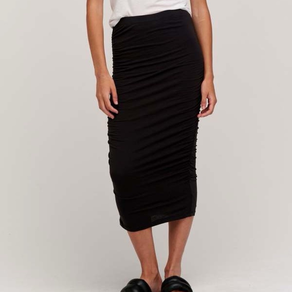 NWOT Velvet by Graham and Spencer Lisa Gauzy Whisper Shirred Seam Skirt